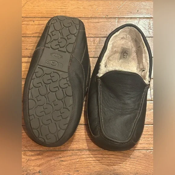 UGG Ascot Men's Leather Slipper, Size 11EEE- Espresso